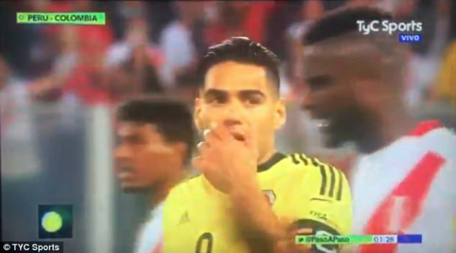 “Vết nhơ” World Cup: Falcao thừa nhận gạ “dàn xếp”, Mỹ tức tưởi bàn thắng ma - 2