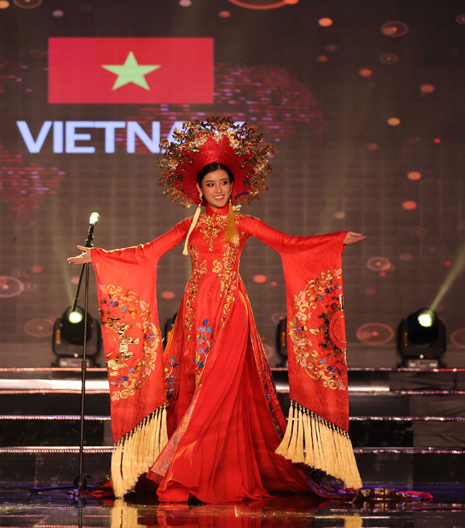 Quốc phục như bikini áp đảo hoàn toàn tại Hoa hậu Hòa bình - 4