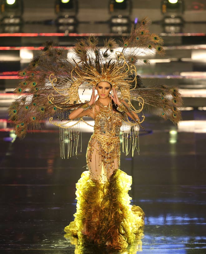 Quốc phục như bikini áp đảo hoàn toàn tại Hoa hậu Hòa bình - 7