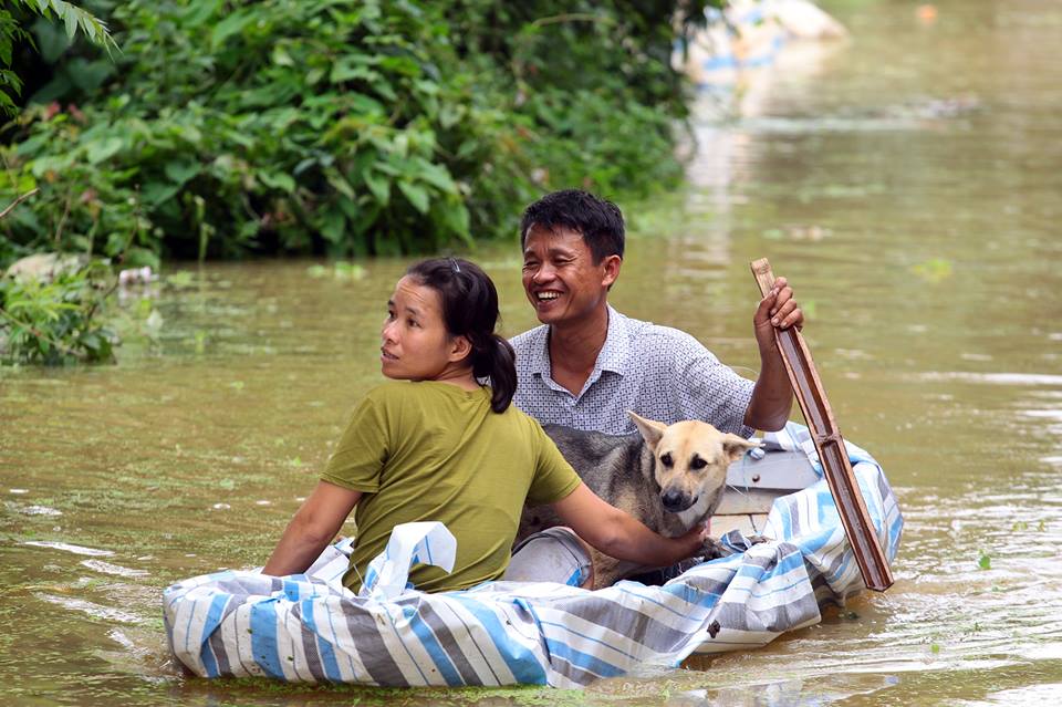 Chương Mỹ - Hà Nội: Làng mạc biến thành sông, dân vật lộn trong biển nước - 9