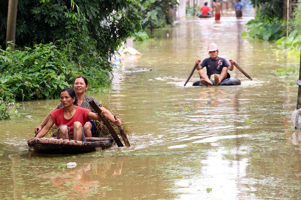 Con số khủng khiếp: 93 người chết và mất tích do mưa lũ - 1