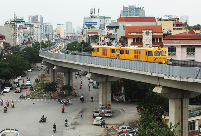 Bất ngờ thấy đoàn tàu Cát Linh-Hà Đông lăn bánh trên đường trên cao - 2