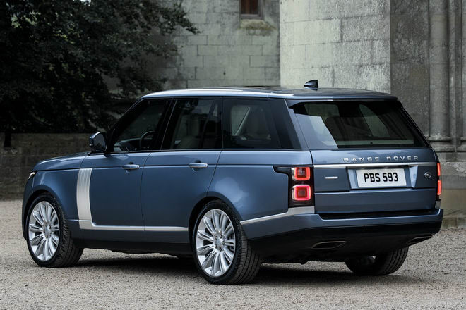 Range Rover 2018 ra mắt, giá khởi điểm gần 2 tỷ đồng - 2