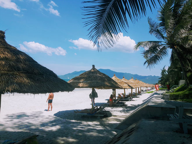 Ở Nha Trang có một bãi biển đẹp "thần sầu", chẳng kém gì Hawai - 7