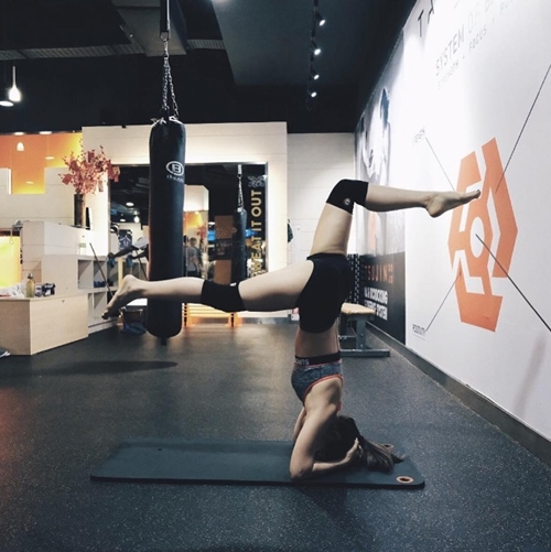 Phát ghen với vòng 2 nổi múi của cô giáo yoga xinh nhất Malaysia - 6