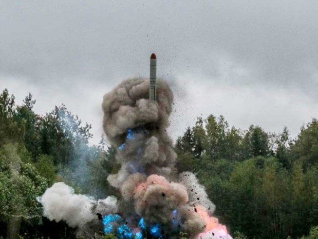 Đáp trả NATO, Nga đưa tên lửa tới ‘yết hầu’ châu Âu - 1