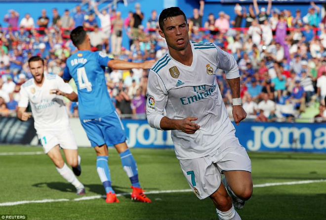 Ronaldo &#34;thông nòng&#34; Liga: Triệu fan vỡ òa, báo giới quỳ rạp - 1