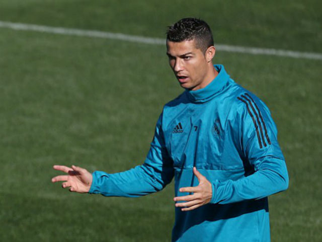 Ronaldo ”tập bắn” đọ tài Kane, đào sâu siêu kỷ lục ghi bàn cúp C1
