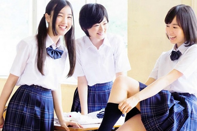 Bí mật sau 2 bộ đồng phục nữ sinh gợi cảm nhất thế giới - 7