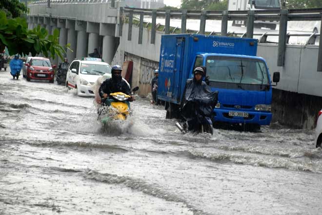 Hé lộ nguyên nhân “quái vật” hút nước “bó tay” khiến phố Sài Gòn thành sông - 2