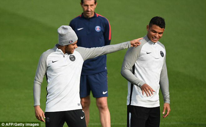 Neymar thu phục Mbappe cùng &#34;phe Brazil&#34; độc chiếm PSG, nhấn chìm Cavani - 4