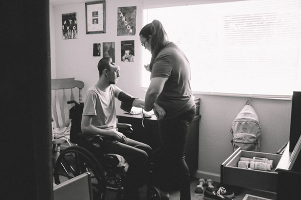 Tình yêu người vợ dành cho chồng chỉ có nửa hộp sọ - 5