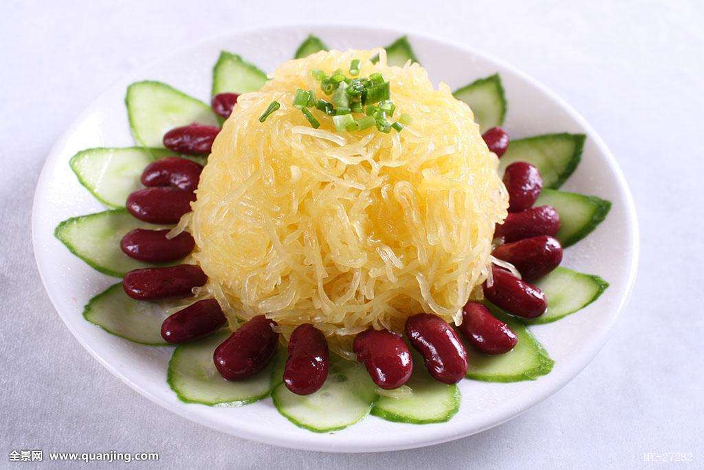 Lạ lùng giống bí "đẻ ra" mỳ sợi tuyệt ngon - 4