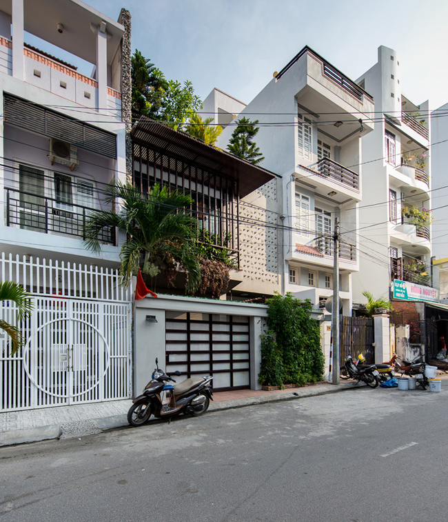 Căn nhà này là tổ ấm của một cặp vợ chồng trẻ tại thành phố Nha Trang.