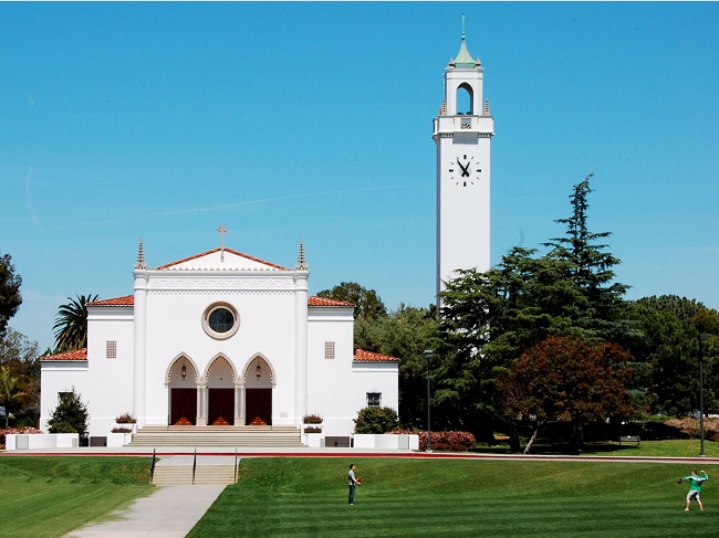 8. Đại học Loyola Marymount, California