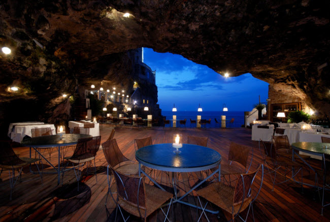 Khách sạn Ristorante Grotta Palazzese Polignano a Mare, Italia.