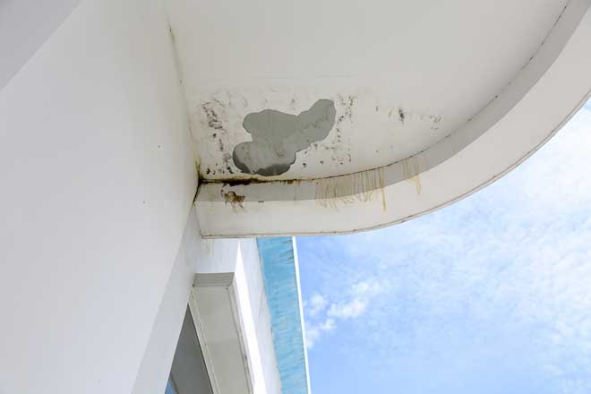 Cận cảnh vị trí bê tông rơi khiến sinh viên chết tức tưởi trong trường học - 5