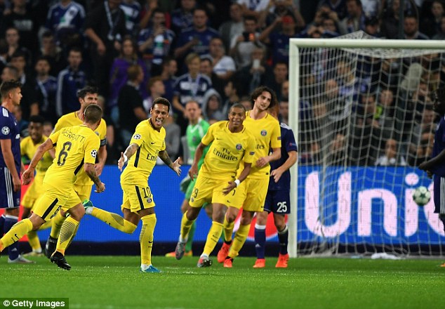 Tuyệt tác Cúp C1: Rashford hóa &#34;Vua sút phạt&#34; Juninho, Messi quá đỉnh - 11