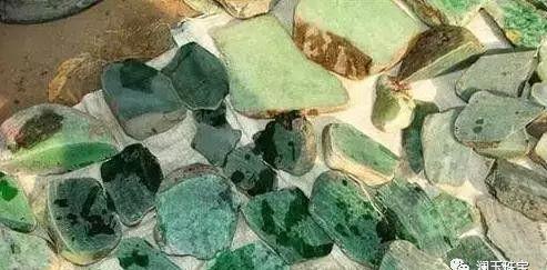 Choáng: Ngọc phỉ thúy thô ở Myanmar bán đổ đống như rau ngoài chợ - 5