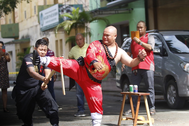 Những hình ảnh ấn tượng của bậc thầy kung-fu VN đi tìm kỷ lục TG - 2