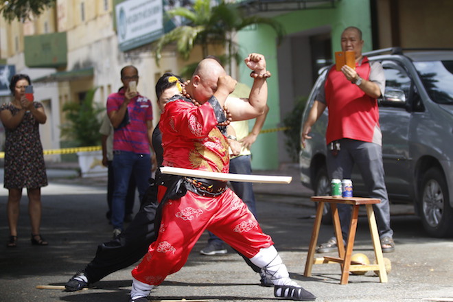 Những hình ảnh ấn tượng của bậc thầy kung-fu VN đi tìm kỷ lục TG - 3