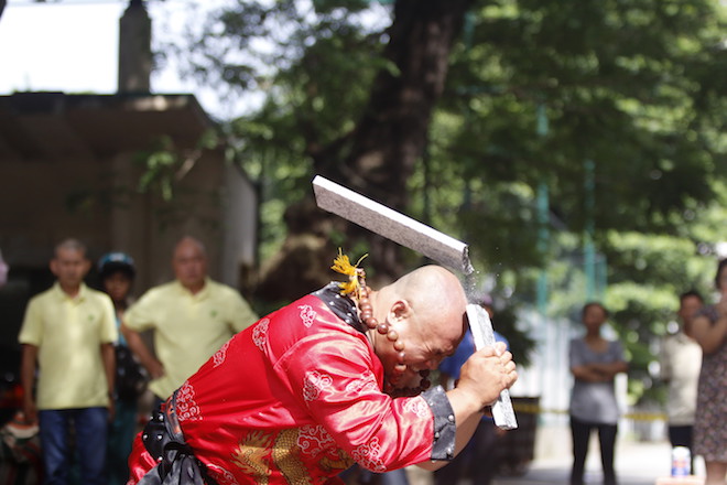 Những hình ảnh ấn tượng của bậc thầy kung-fu VN đi tìm kỷ lục TG - 8