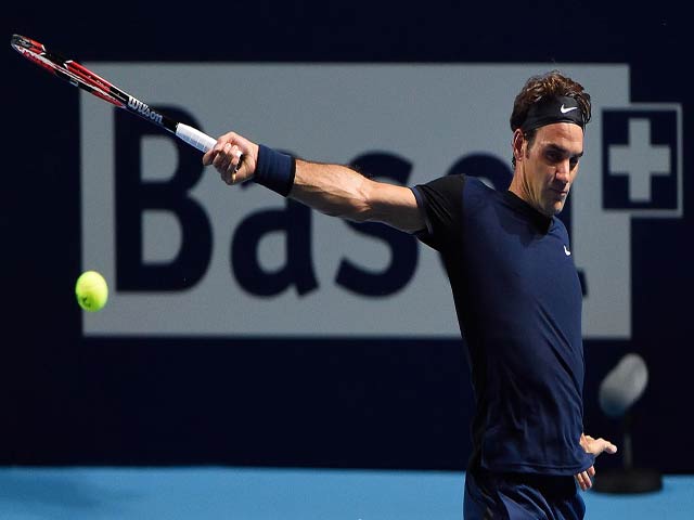 Clip hot tennis: “Ma thuật” của Federer, đổ keo vào vợt