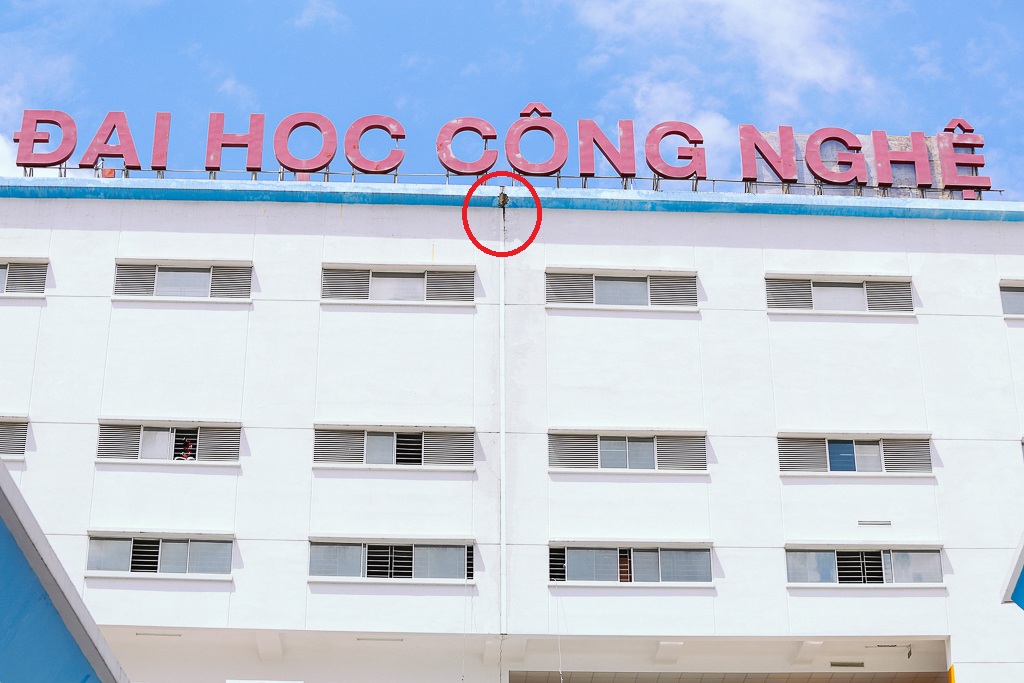 Vụ SV tử vong vì cục bê tông: Trao bằng tốt nghiệp tại đám tang - 2