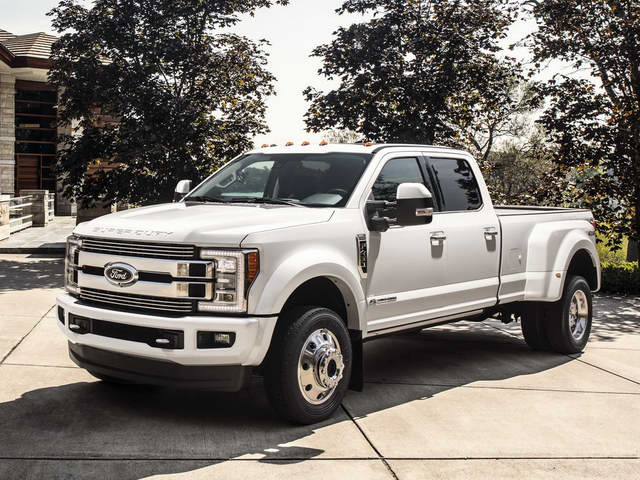 Bán tải cao cấp Ford F-450 Limited có giá 2 tỷ đồng - 1
