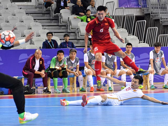 Việt Nam nghẹt thở quật ngã Trung Quốc giải tứ hùng quốc tế (Futsal) - 1