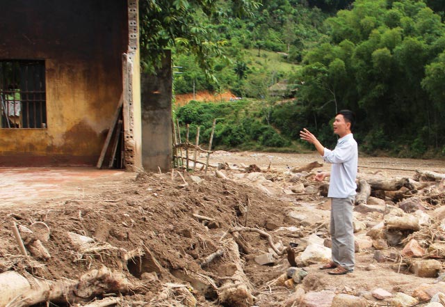 Thầy giáo thoát nạn trong mưa lũ: &#34;Tôi không tin mình còn sống&#34; - 1