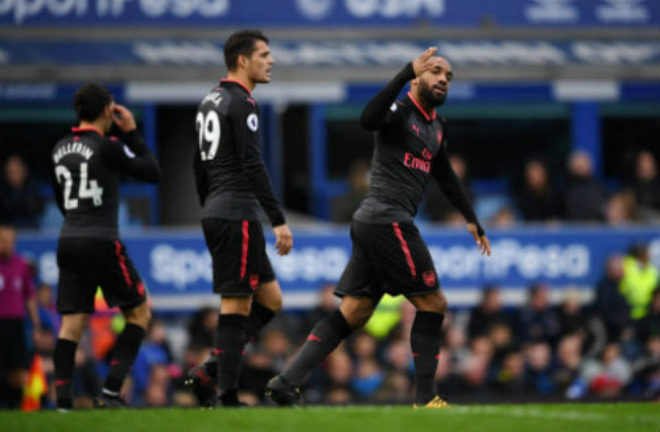 Everton - Arsenal: Thẻ đỏ, siêu phẩm & 3 bàn thắng sau phút 90 - 1