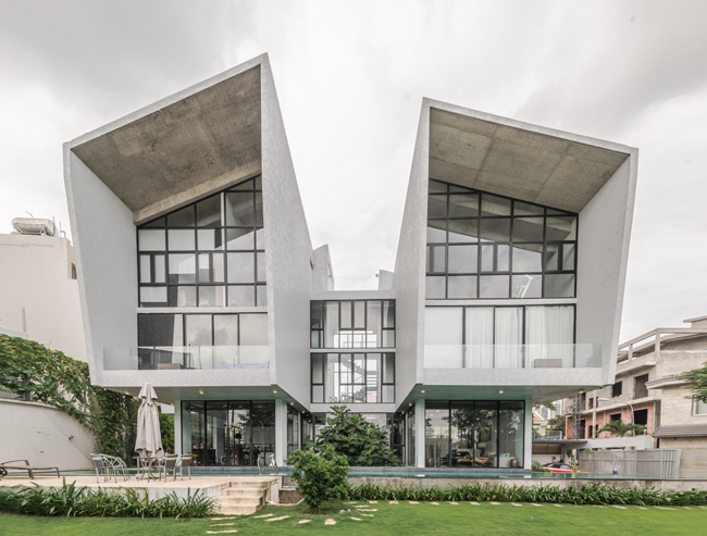 Căn nhà có tên “Concerto House”, tọa lạc tại một khu ngoại ô yên tĩnh, cách trung tâm thành phố Hồ Chí Minh không quá xa.