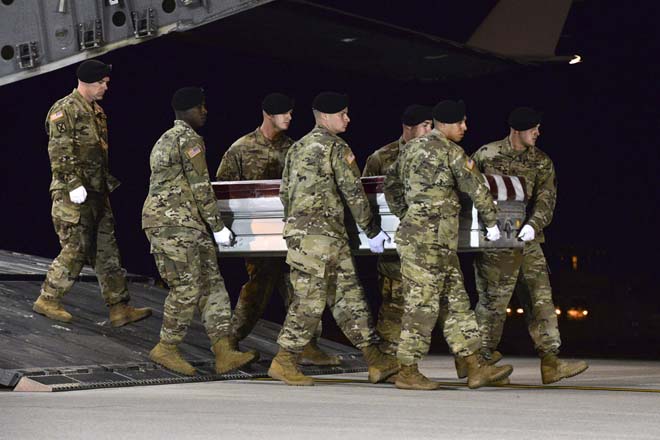 Khoảnh khắc 4 binh sĩ Mỹ chết vì 50 tay súng IS phục kích - 1