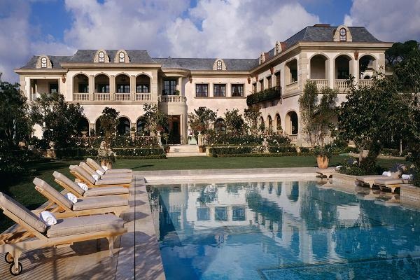 Có gì trong căn biệt thự trị giá 85 triệu USD của gia đình siêu mẫu Gigi Hadid? - 9