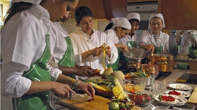 700 triệu đồng để theo học ngôi trường đào tạo quý tộc thực thụ - 7