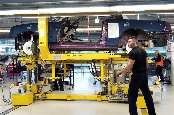Ghé thăm công xưởng siêu sang chảnh của hãng xe Rolls-Royce - 10