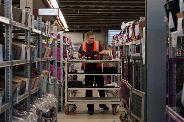 Ghé thăm công xưởng siêu sang chảnh của hãng xe Rolls-Royce - 9