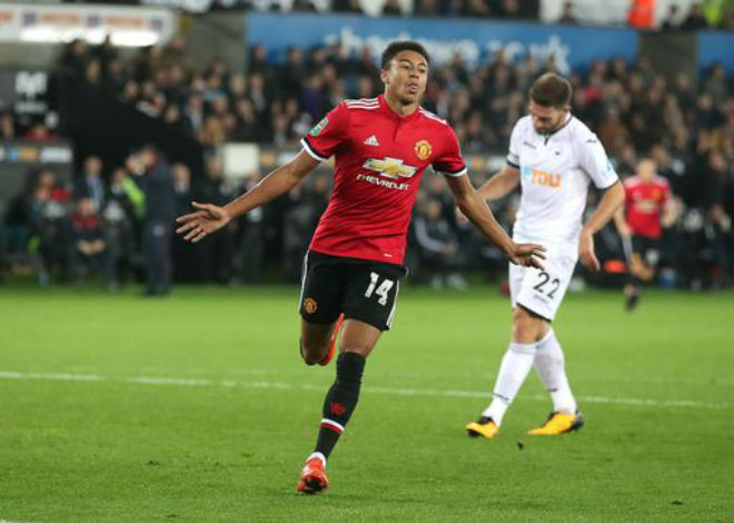 Swansea - MU: Hai &#34;phát đạn&#34; từ một người hùng (Vòng 4 League Cup) - 1