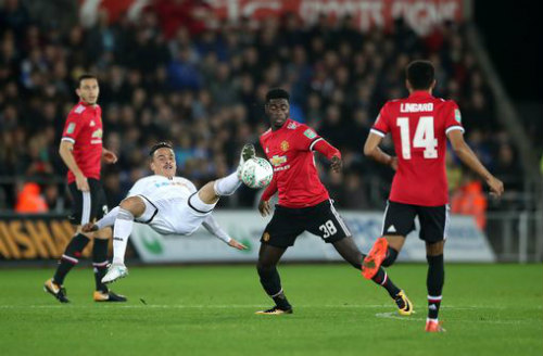 Chi tiết Swansea - MU: Hụt bàn danh dự phút chót (KT) - 6