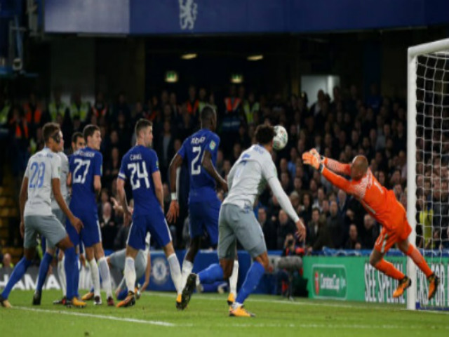 Chelsea - Everton: 4 phút bù giờ & 2 bàn cân não (vòng 4 League Cup)