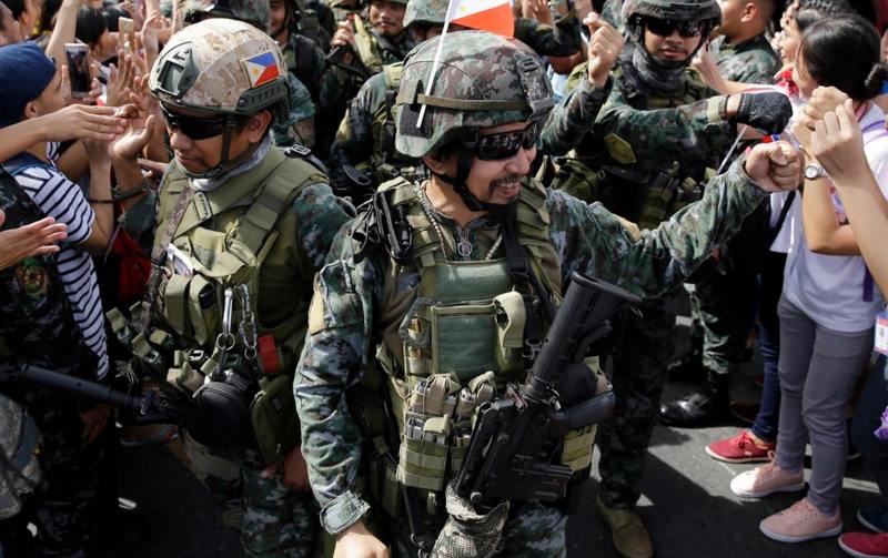 Ảnh: Đại nạn IS như sóng thần quét qua TP Philippines - 9