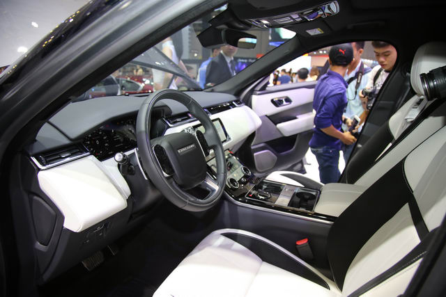 Range Rover Velar ra mắt tại VIMS 2017 - 3
