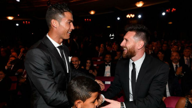 Ganh đua 1 thập kỉ, Ronaldo-Messi bất ngờ muốn &#34;hòa bình&#34; - 1