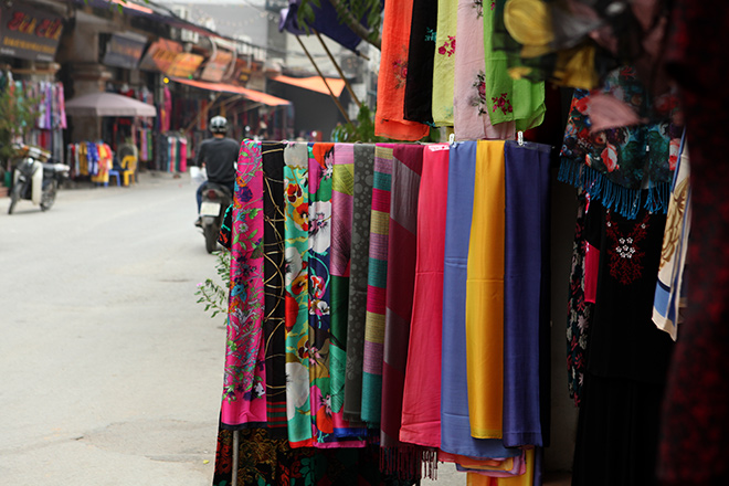 Đến làng Vạn Phúc xem quy trình sản xuất lụa công phu như thế nào - 3