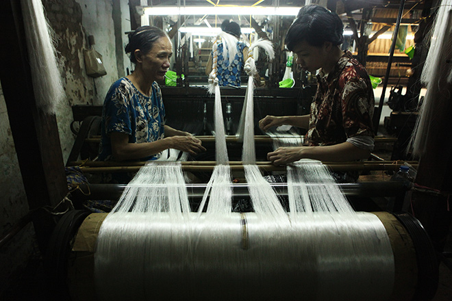 Đến làng Vạn Phúc xem quy trình sản xuất lụa công phu như thế nào - 8