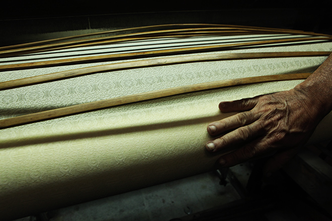 Đến làng Vạn Phúc xem quy trình sản xuất lụa công phu như thế nào - 13