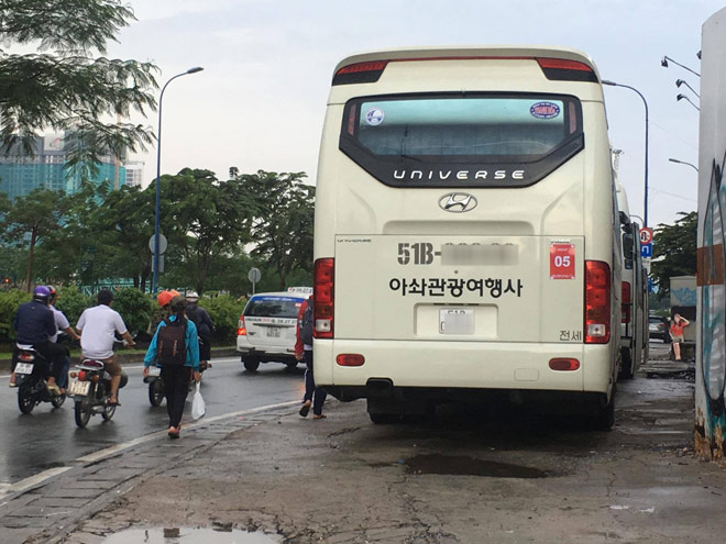 Vỉa hè quận 1 ra sao sau nửa tháng ông Hải bị văn bản &#34;trói chân&#34;? - 4