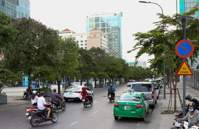 Vỉa hè quận 1 ra sao sau nửa tháng ông Hải bị văn bản &#34;trói chân&#34;? - 7