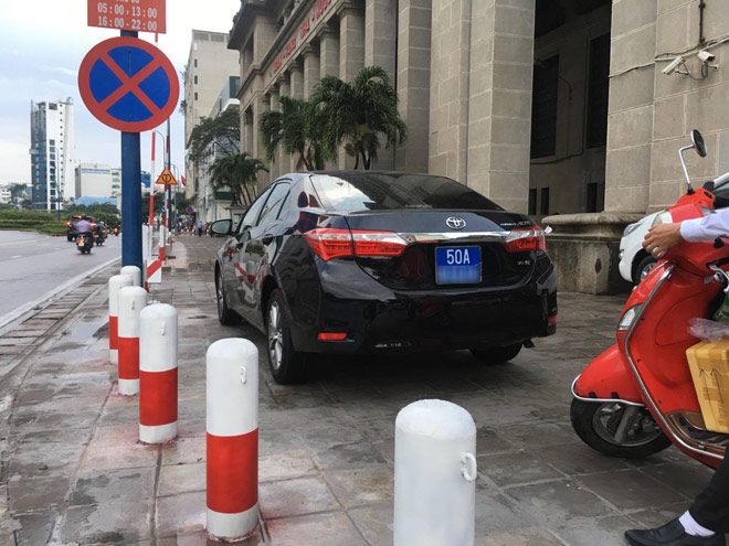Vỉa hè quận 1 ra sao sau nửa tháng ông Hải bị văn bản &#34;trói chân&#34;? - 8